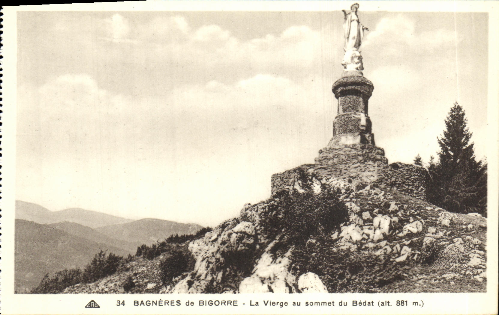 Bagnères-de-Bigorre — La Vierge au sommet du Bédat (alt. 881 m.) — CPA n°34, éditeur CPAPHIL