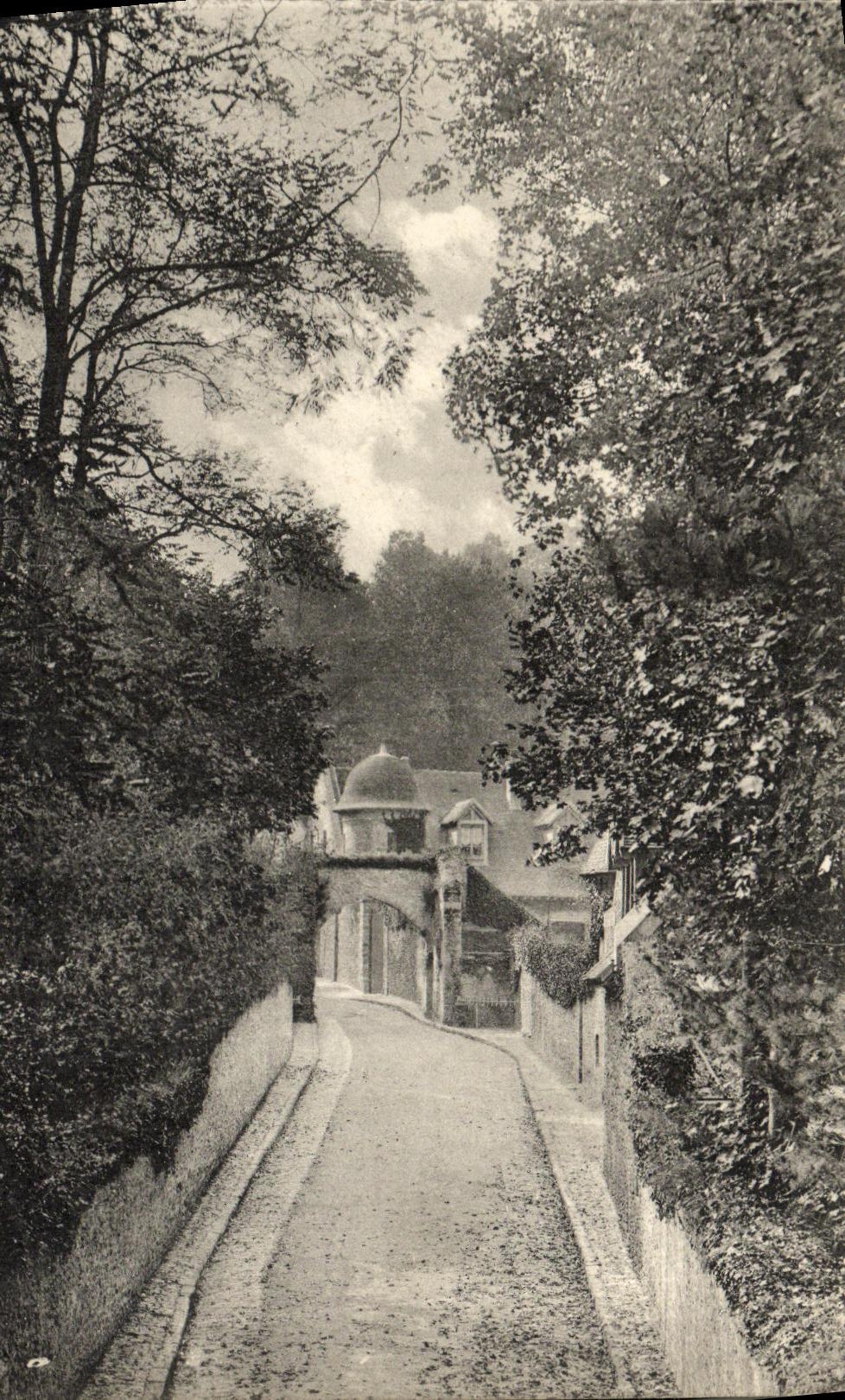 CPA Abbaye des Vaulx de Cernay La rue de Vaulx