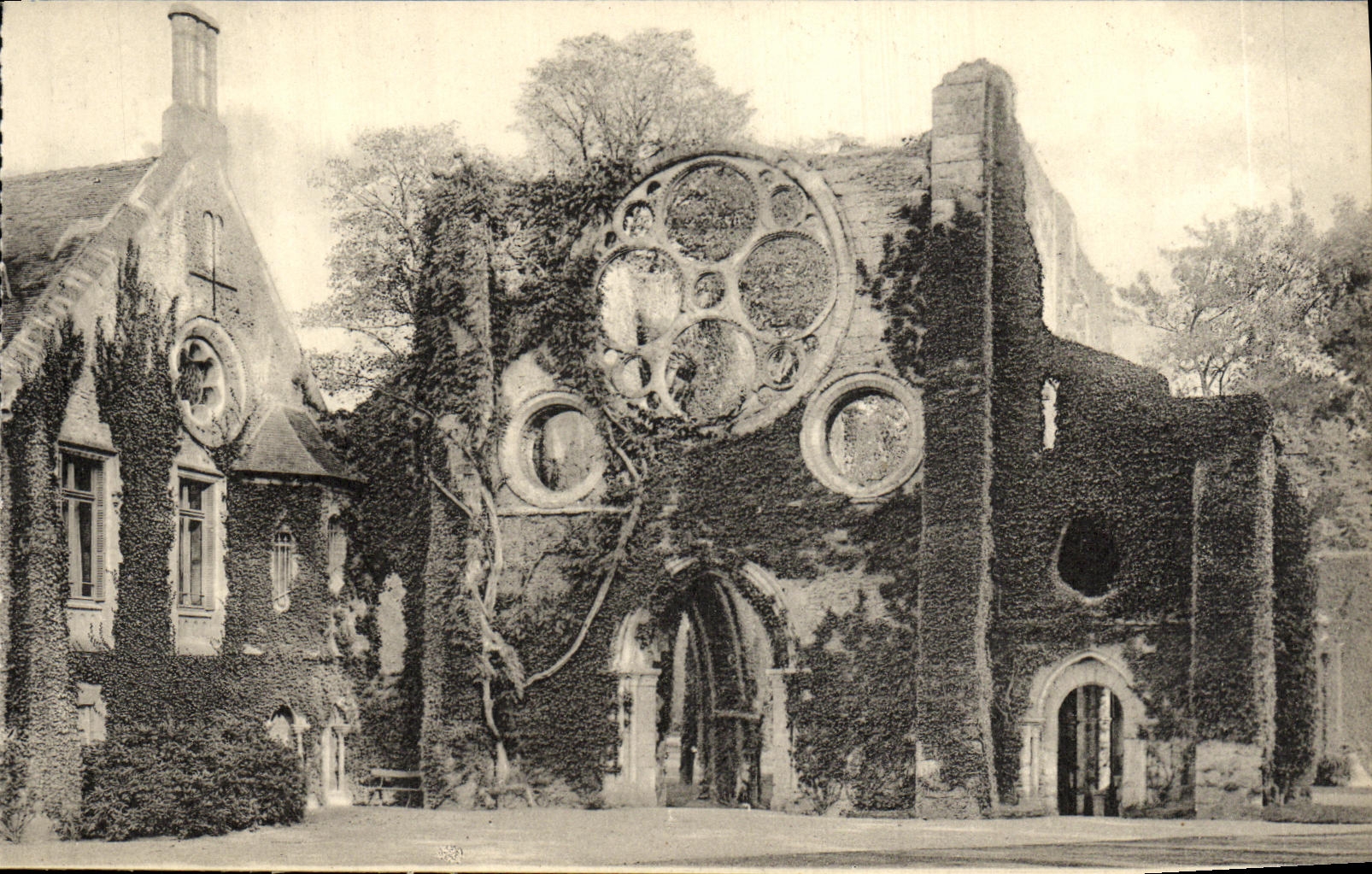 CPA Abbaye Des Vaulx De Cernay La Grande Rosace de L Eglise