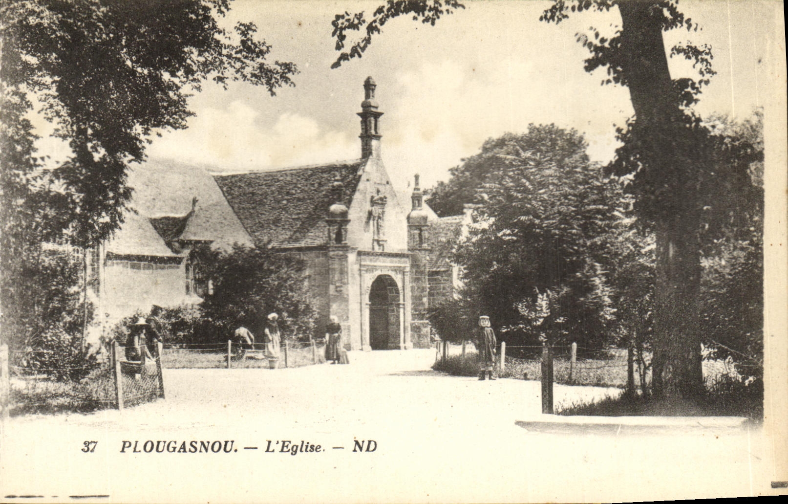 PLOUGASNOU — L'Église — ND
