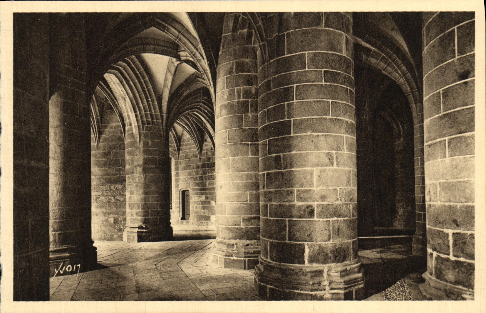 Le Mont-Saint-Michel — Abbaye - La Crypte des Gros Piliers (XVe siècle) — Éditions d'Art YVON