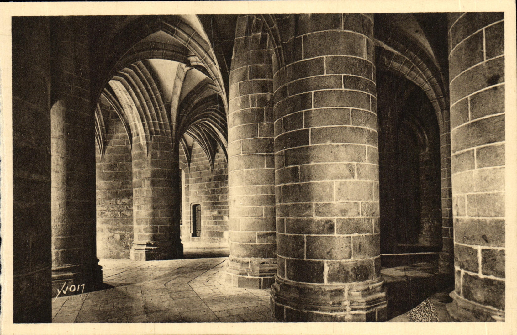 Le Mont-Saint-Michel — Abbaye - La Crypte des Gros Piliers (XVe siècle) — Les Éditions d'Art Yvon, Paris