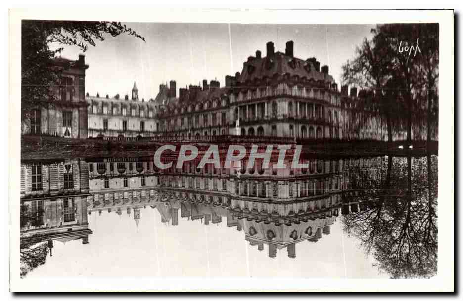 Palacio de Fontainebleau — Vista general — Edición de Arte YVON, París