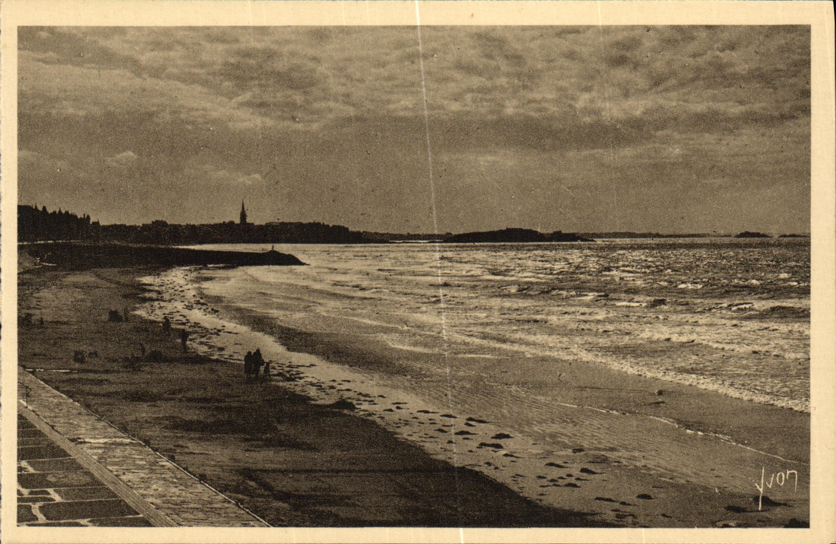 La Plage, au loin Saint-Malo — Côte d'Émeraude (Il-et-V.) — Éditions d'Art Yvon, Paris