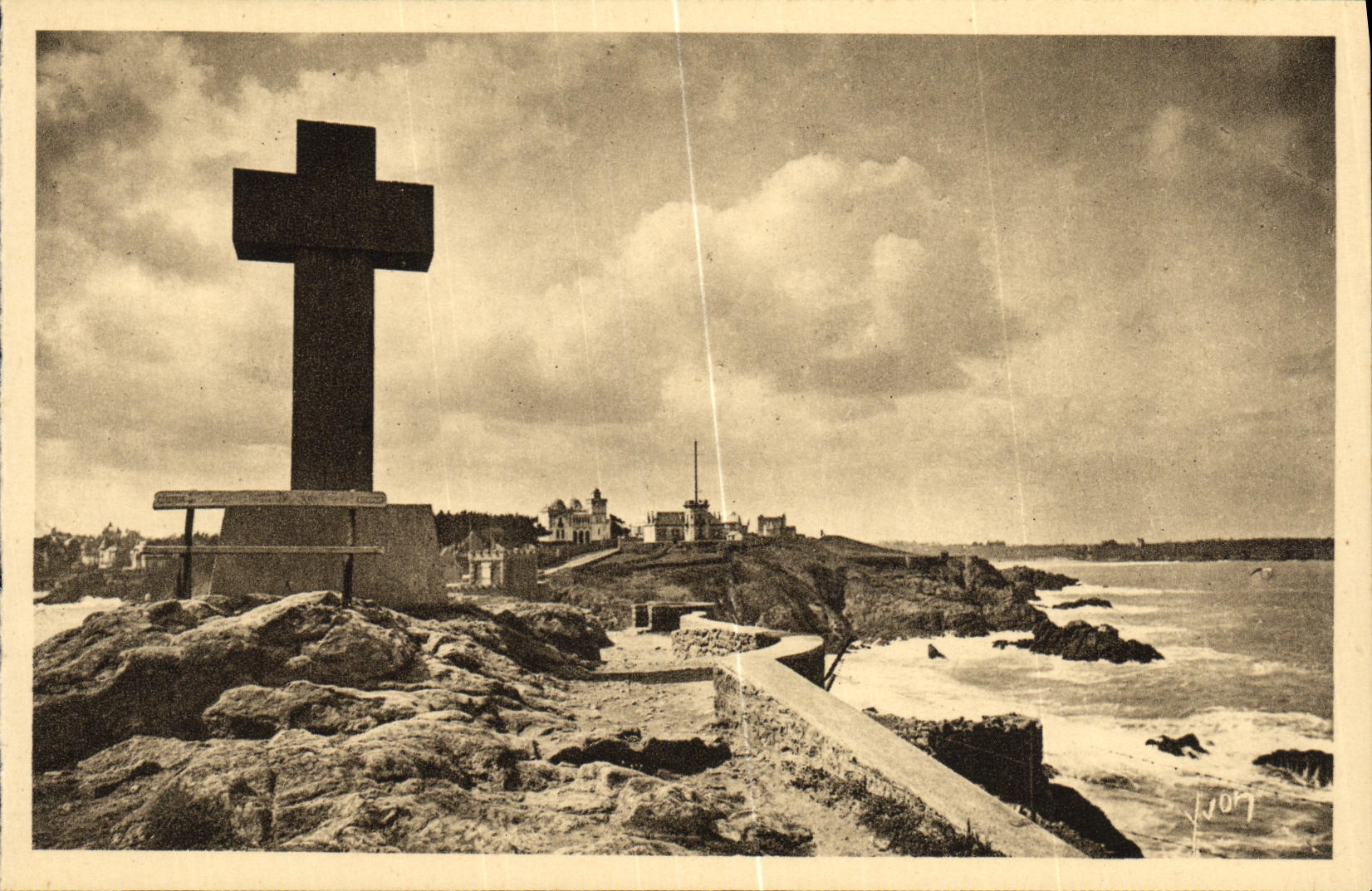 CPA Cote D Emeraude Saint Lunaire La Croix de La Pointe du Decole