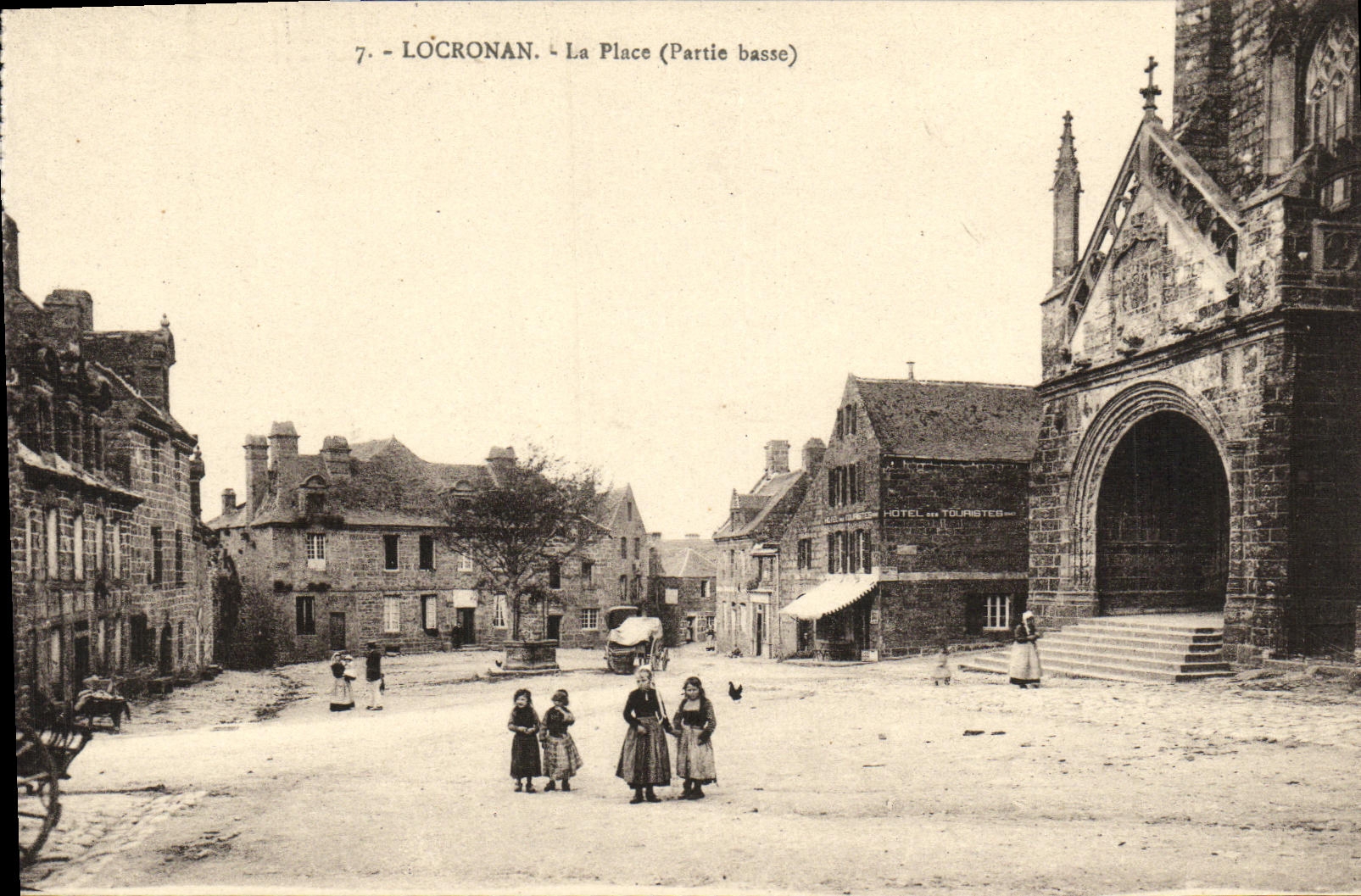 CPA Locronan La Place Parite basse Enfants