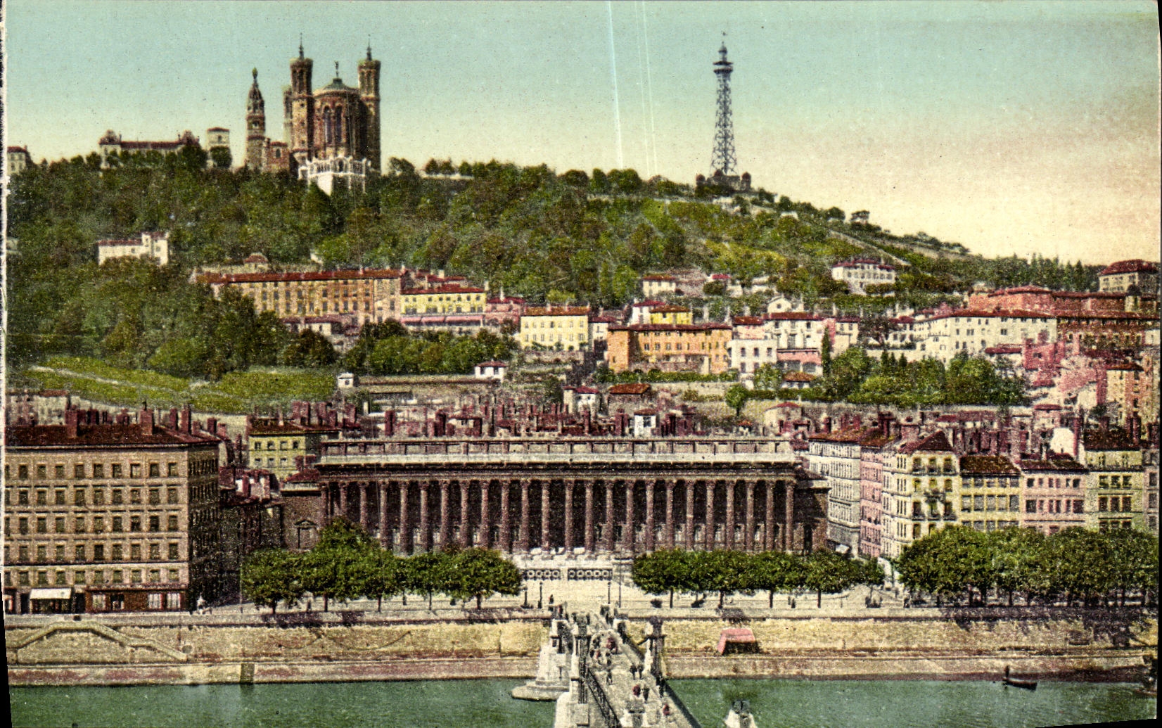 Lyon - Palast der Gerechtigkeit und Fourvière-Hügel — französische Herstellung