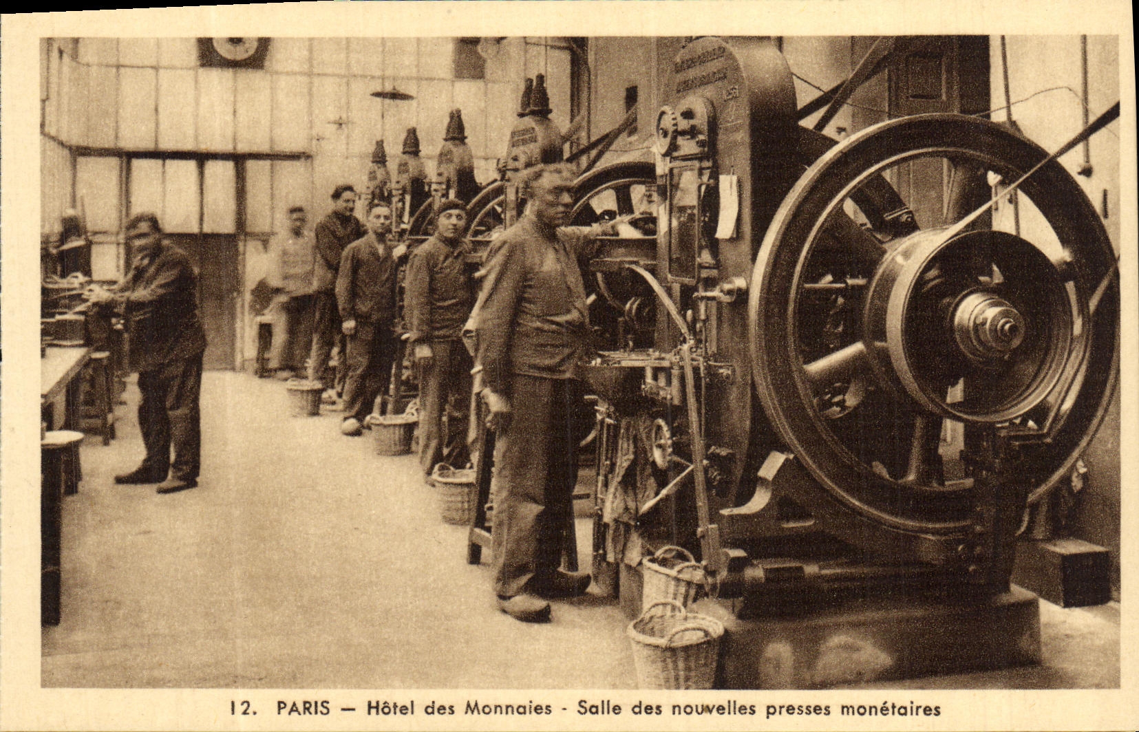 PARIS — Hôtel des Monnaies — Salle des nouvelles presses monétaires
