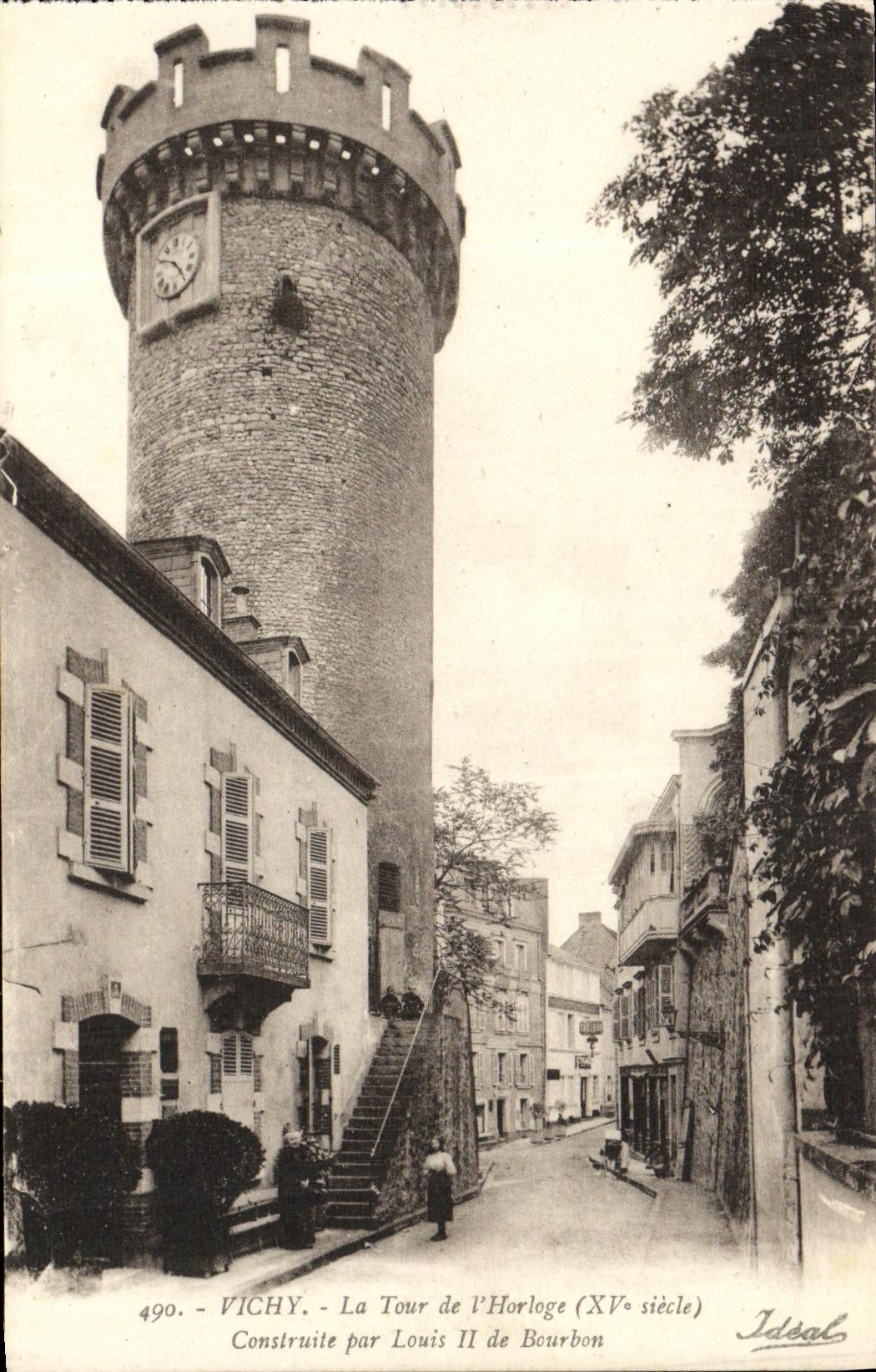 CPA Vichy La Tour de l Horloge Construite par Louis II de Bourbon