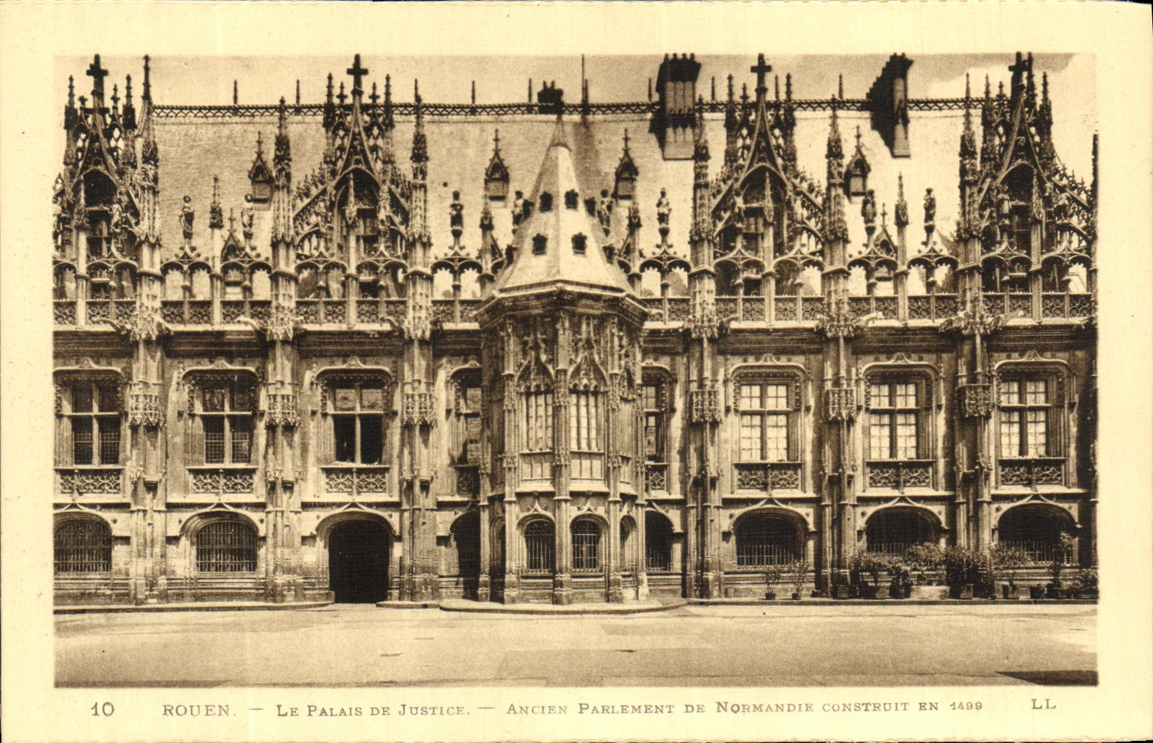 CAP Rouen palais de justice Ancien parlement de Normandie construit en 1499