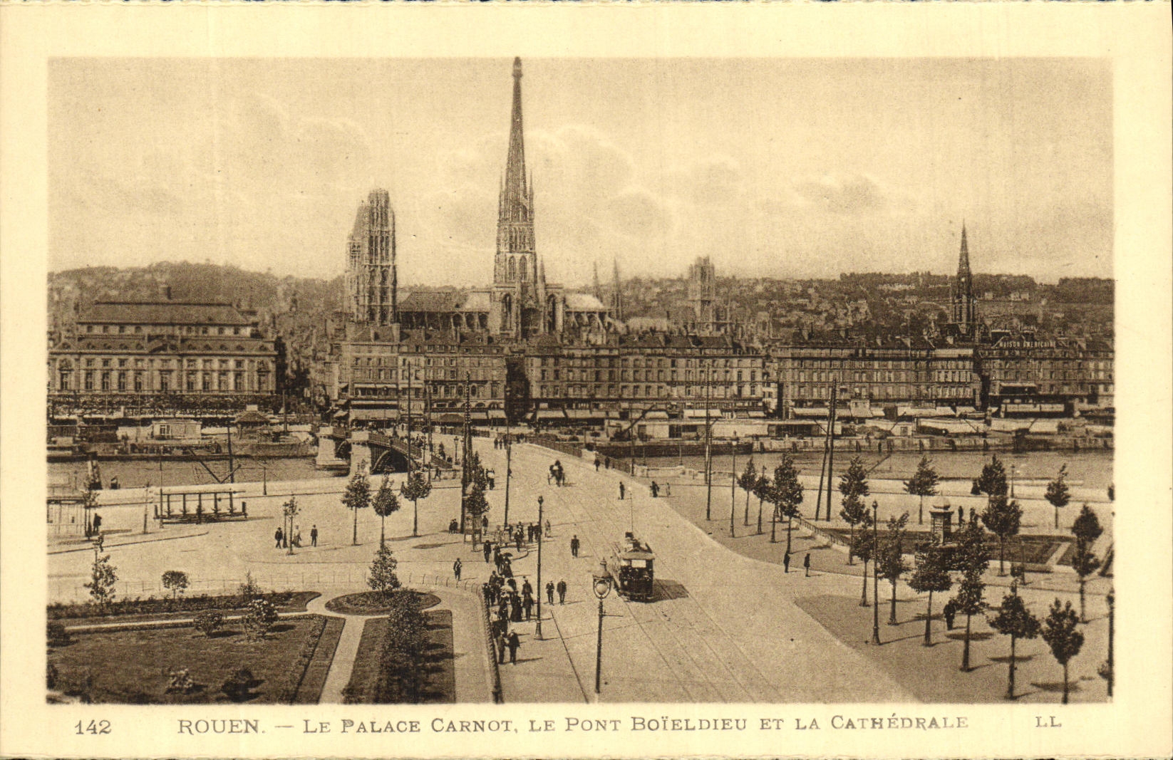 CAP Rouen Le Palace Carnot Le Pont Boieldieu et la cathedrale