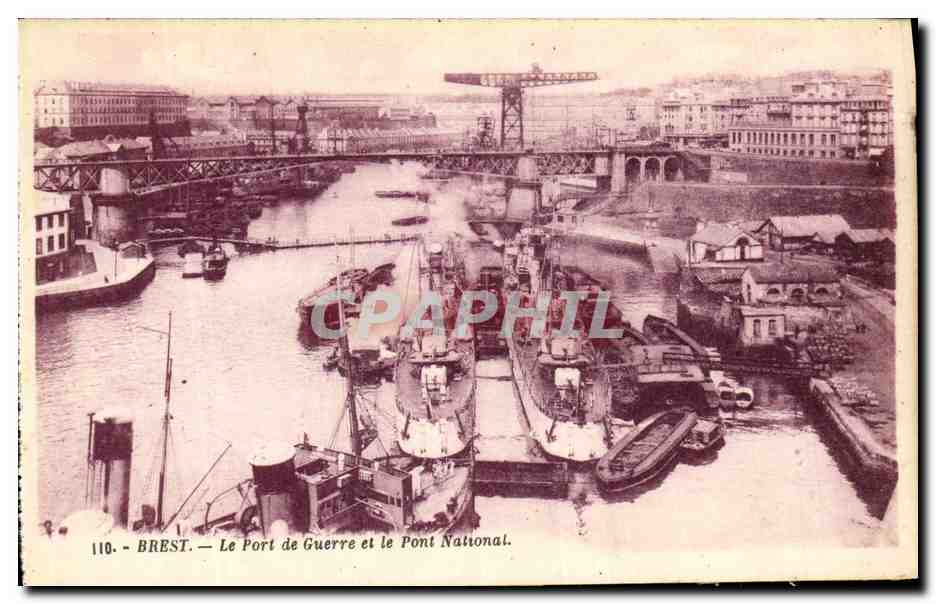 CPA Brest Le Port de Guerre et le Pont National Bateaux