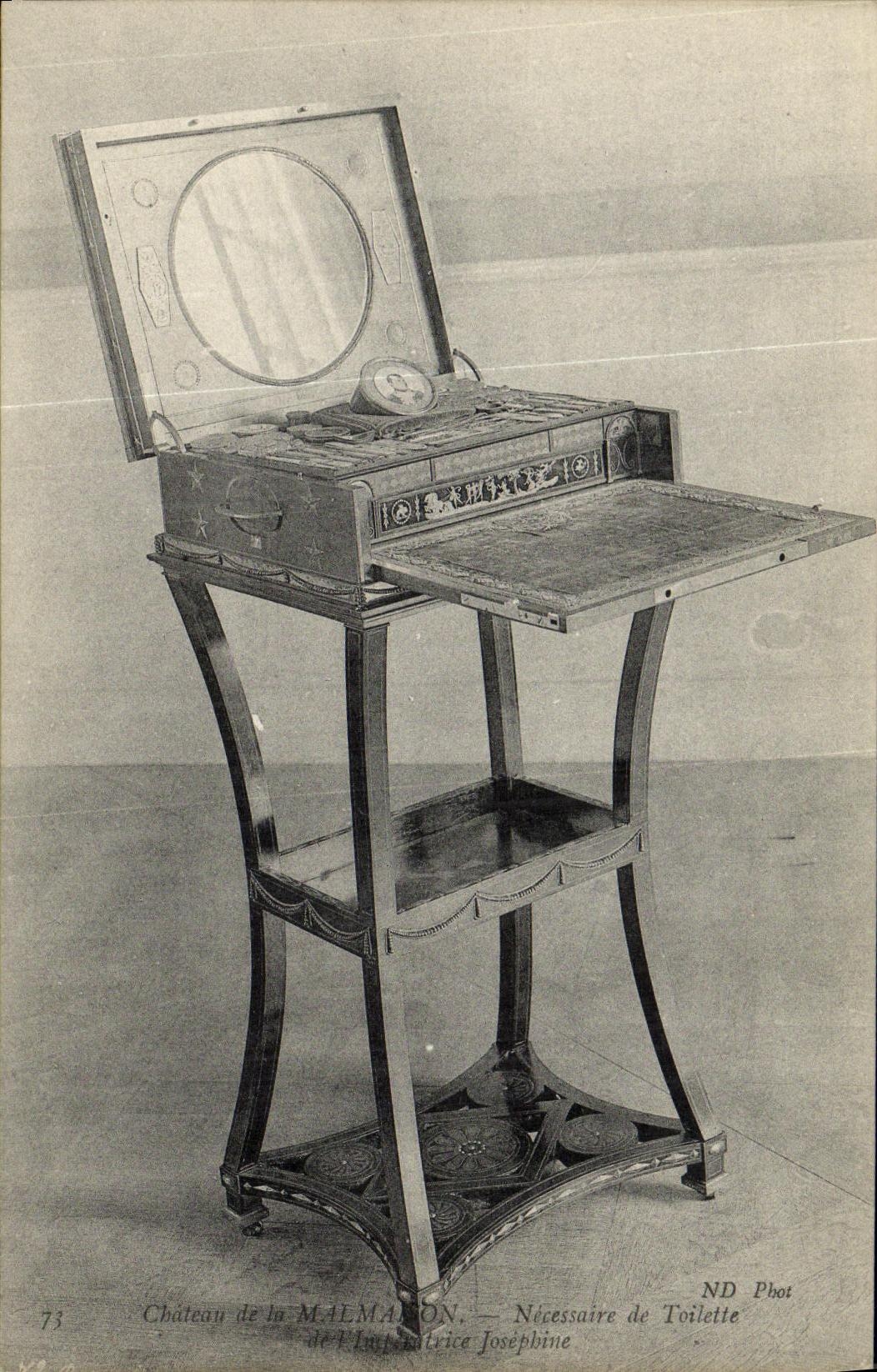 CPA Chateau de la Malmaison Necessaire de toilette de l imperatrice Josephine Napoleon 