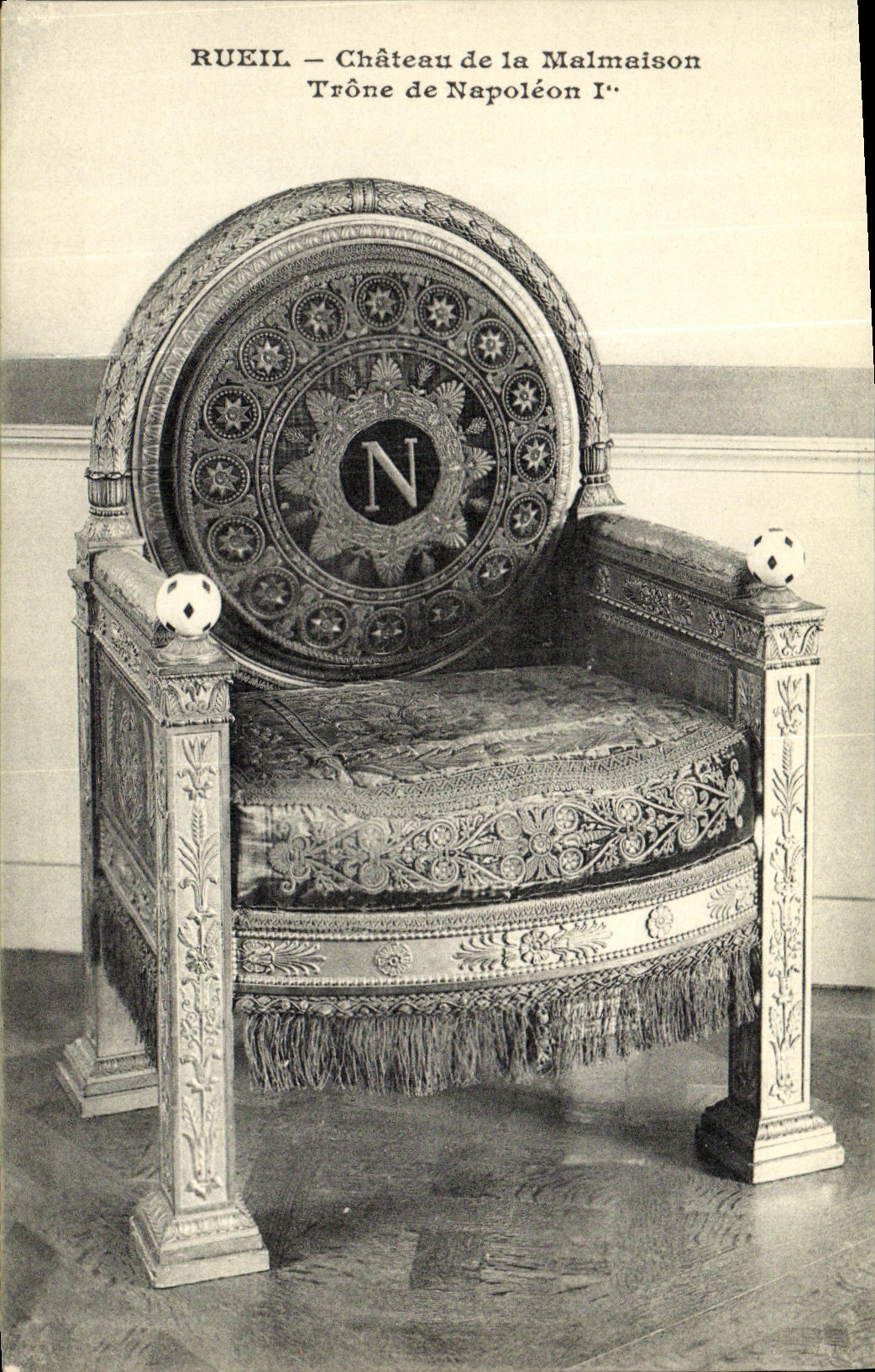 CPA Rueil Chateau de la Nalmaison Trone de Napoleon 1er