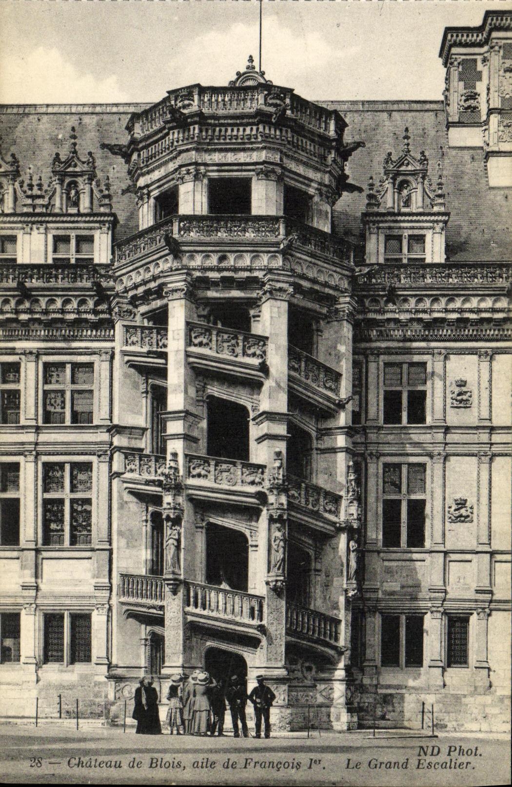 CPA Blois L Escalier d Honneur de Francois 1er 