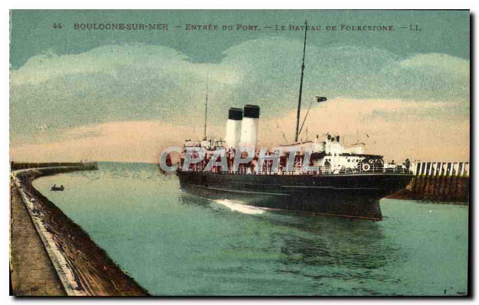 Boulogne-sur-Mer — Entrée du Port — Le Bateau de Folkestone — LL