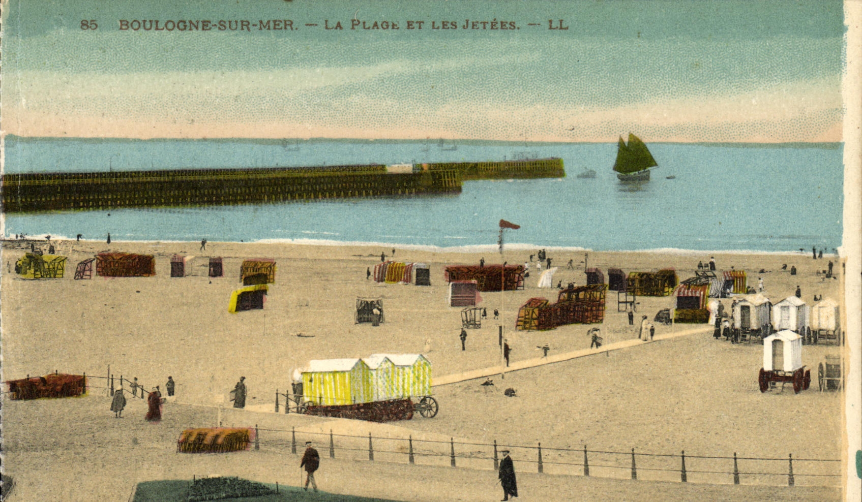 Antieke ansichtkaart Boulogne sur Mer La Plage Et Les Jetees