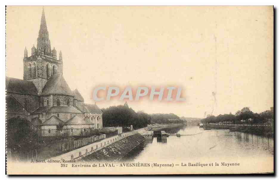 CPA Laval Avesnieres La Basilique et la Mayenne