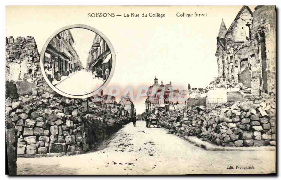 CPA Soissons La Rue du College Militaria
