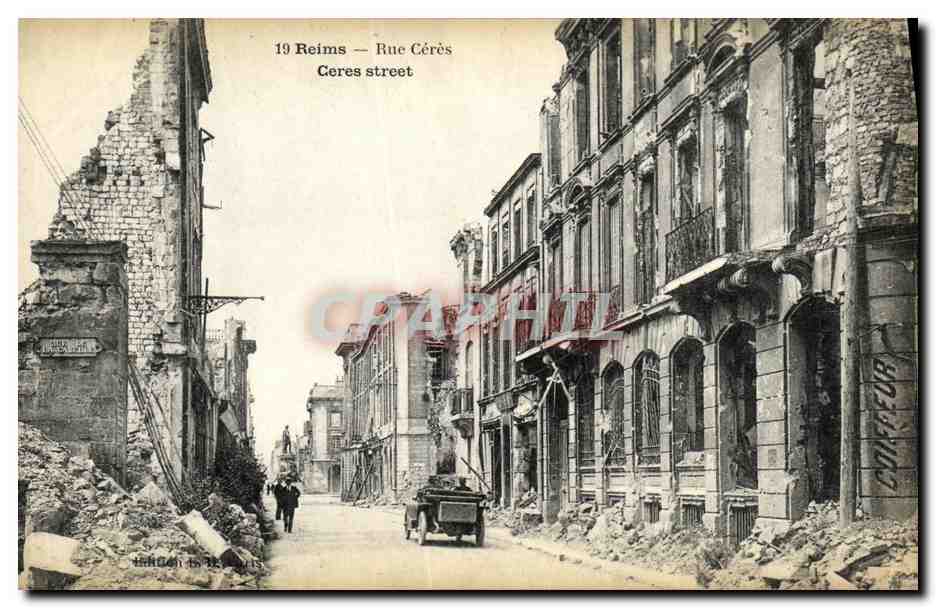 CPA Reims Rue Ceres Militaria