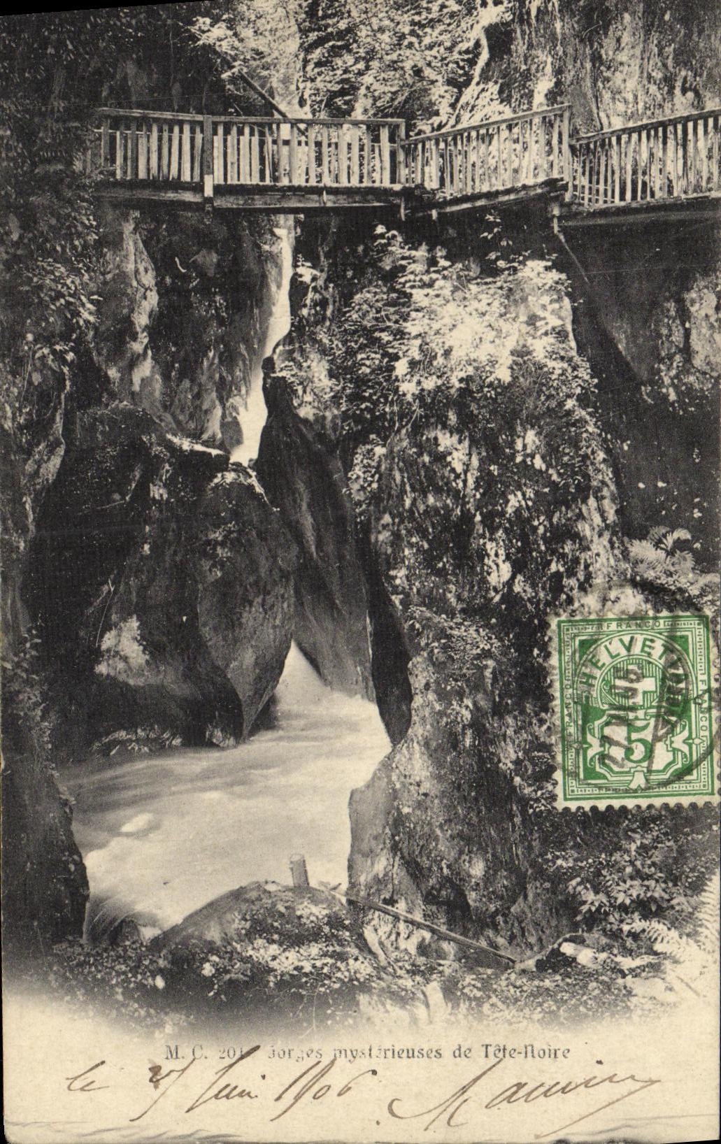 CPA Les gorges mysterieuses de Tete Noire