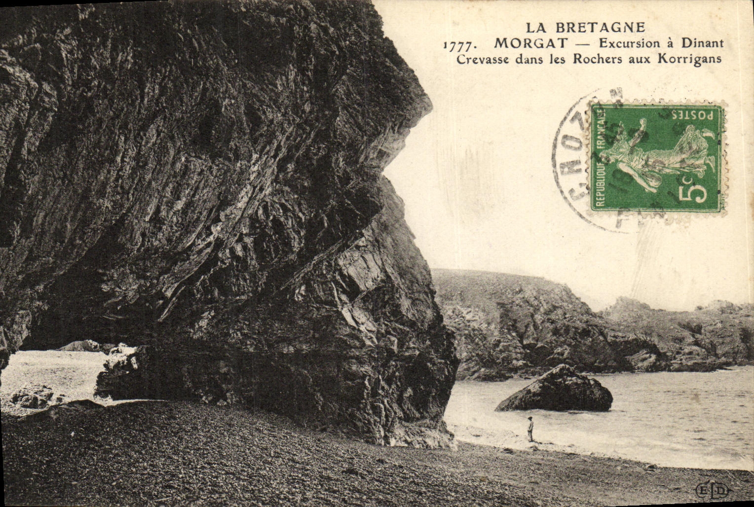 La Bretagne — Morgat — Excursion à Dinant, Crevasse dans les Rochers aux Korrigans