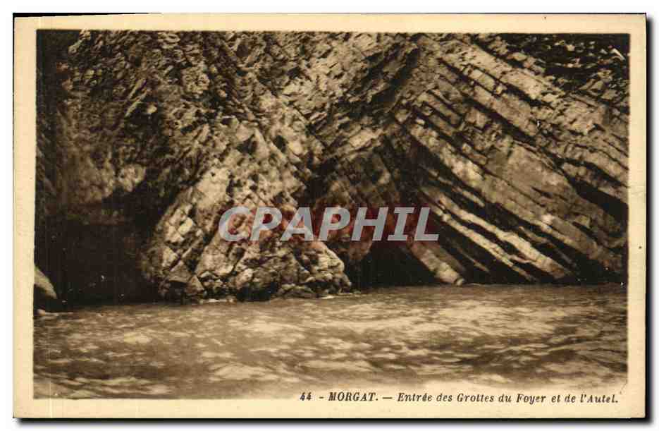 Morgat — Entrée des Grottes du Foyer et de l'Autel — G. Artaud, dâliteur, Avenue de la Closse - Nantes
