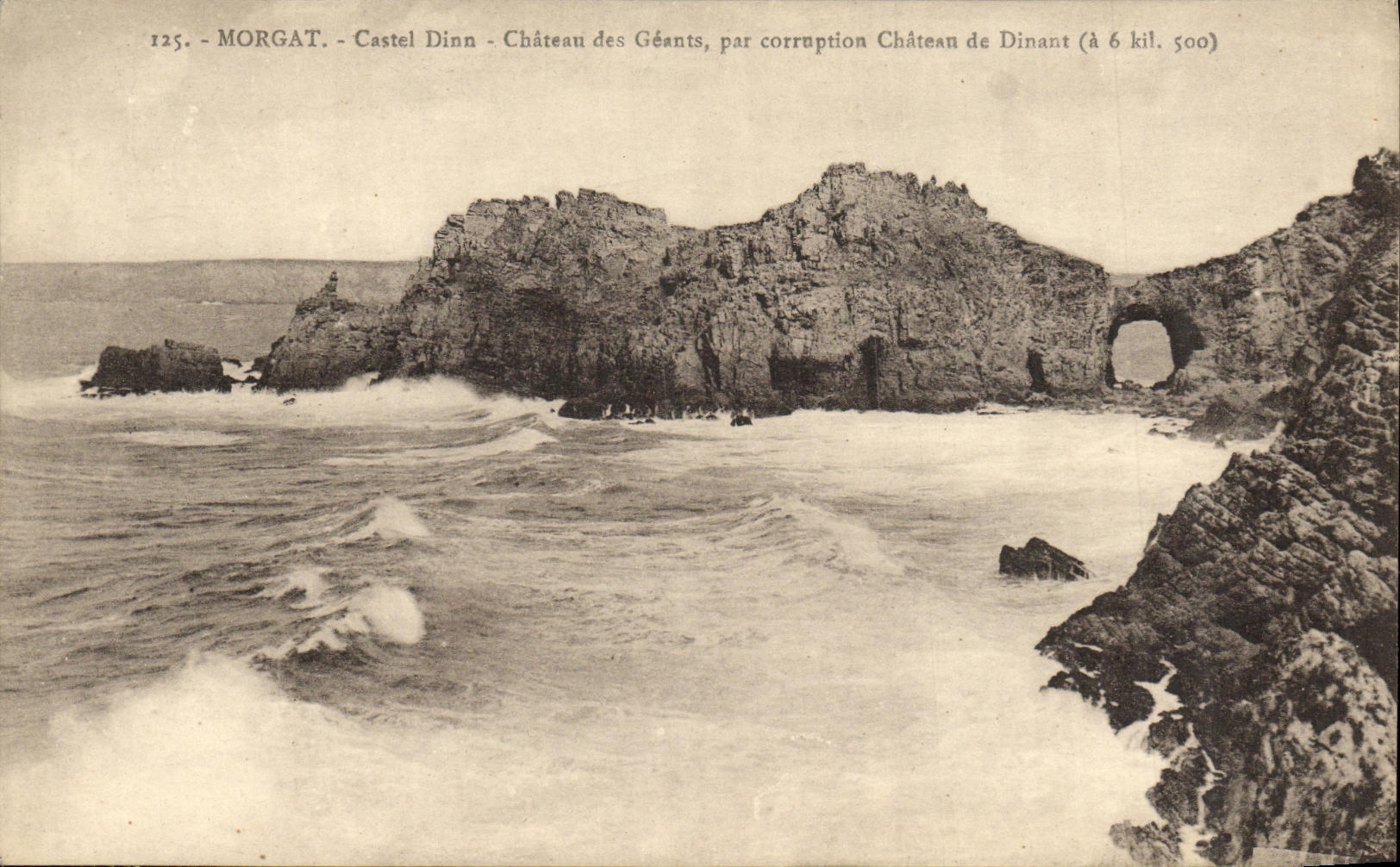 Morgat - Castel Dinn - Château des Géants, par corruption Château de Dinant (à 6 kil. 500)