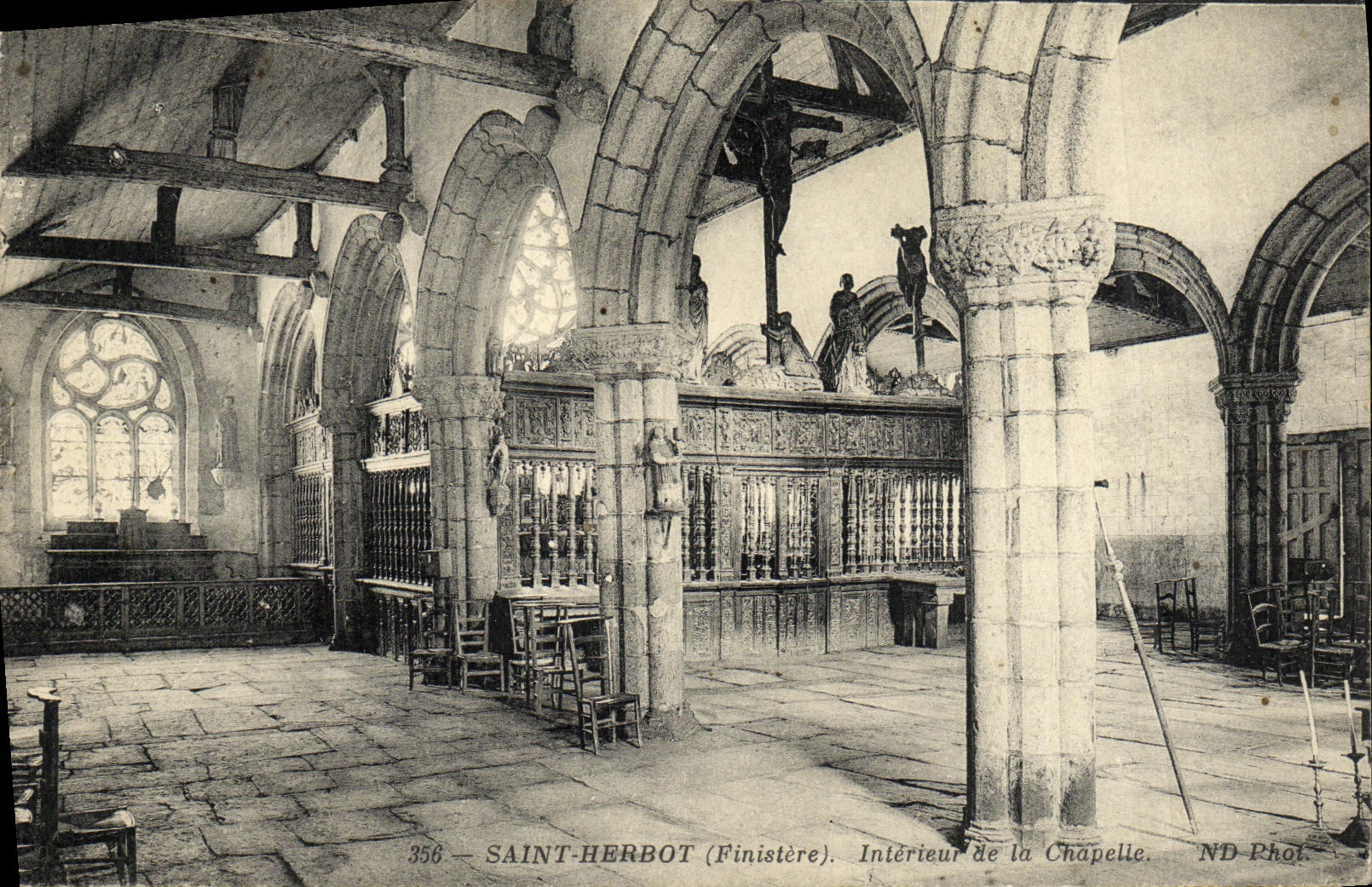 CPA Saint Herbot Finistere Interieur de la chapelle