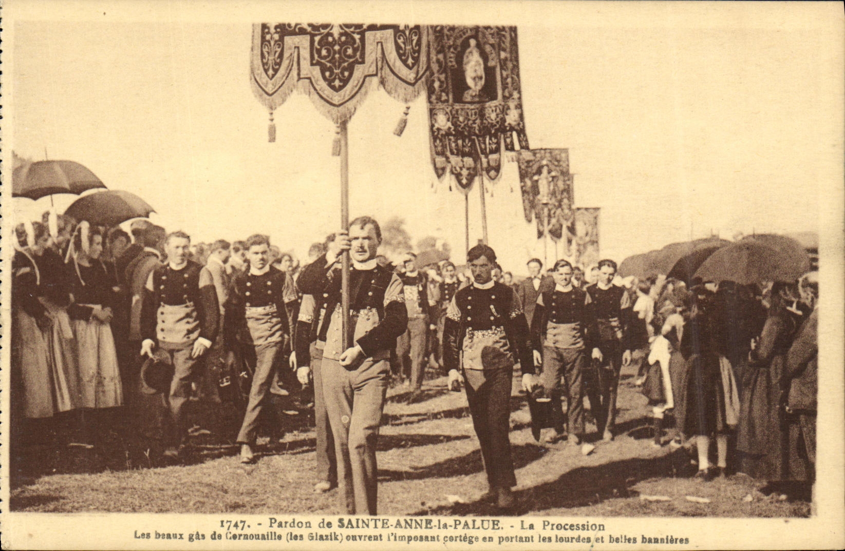 CPA Pardon de Sainte Anne la Palue Folklore