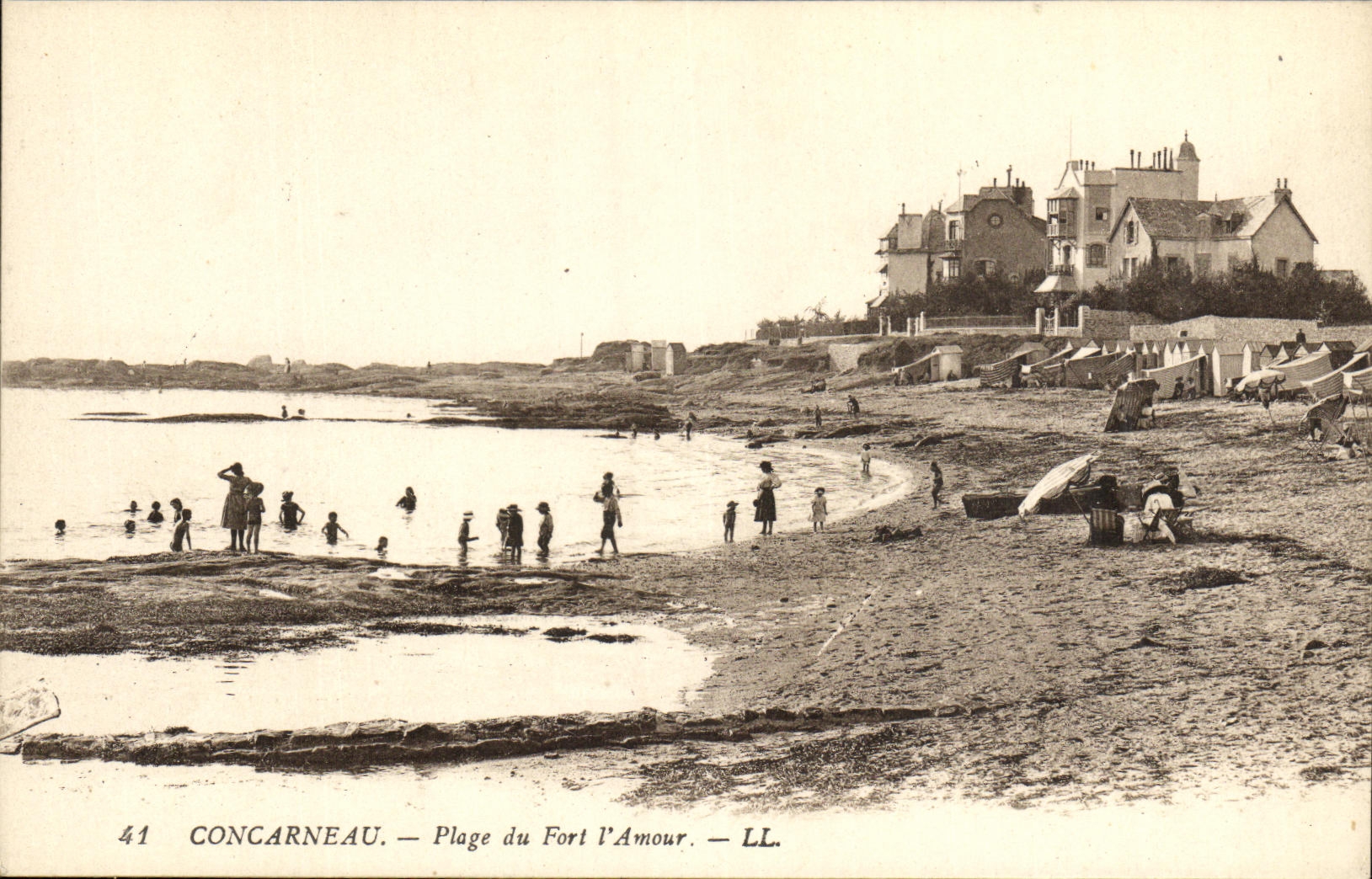 CPA Concarneau Plage du Fort l Amour