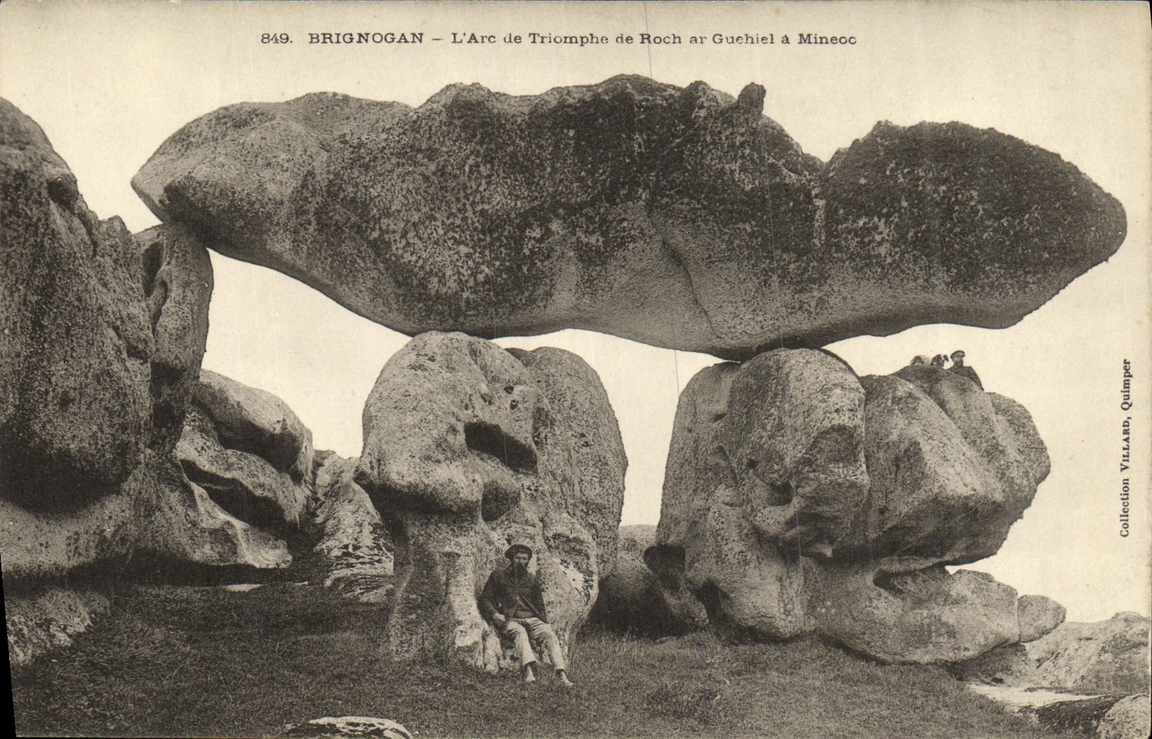 CPA Brignogan L Arc de Triomphe de Roch ar Guehiel a Mineoc