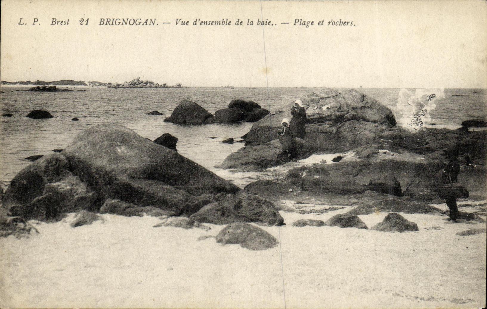 CPA Brignogan Vue d Ensemble da la baie Plage et rochers