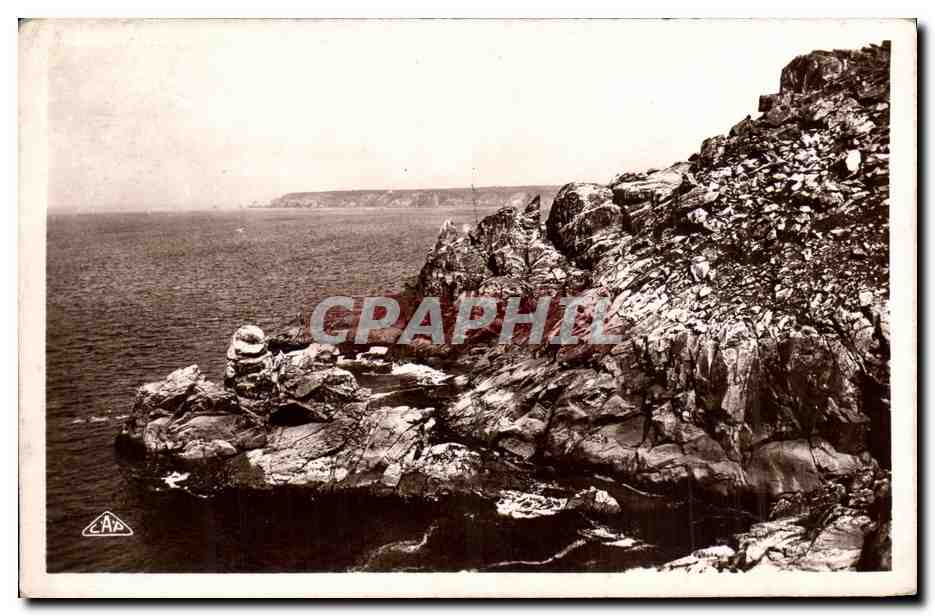 CPA La Pointe du Raz Rocher du moine