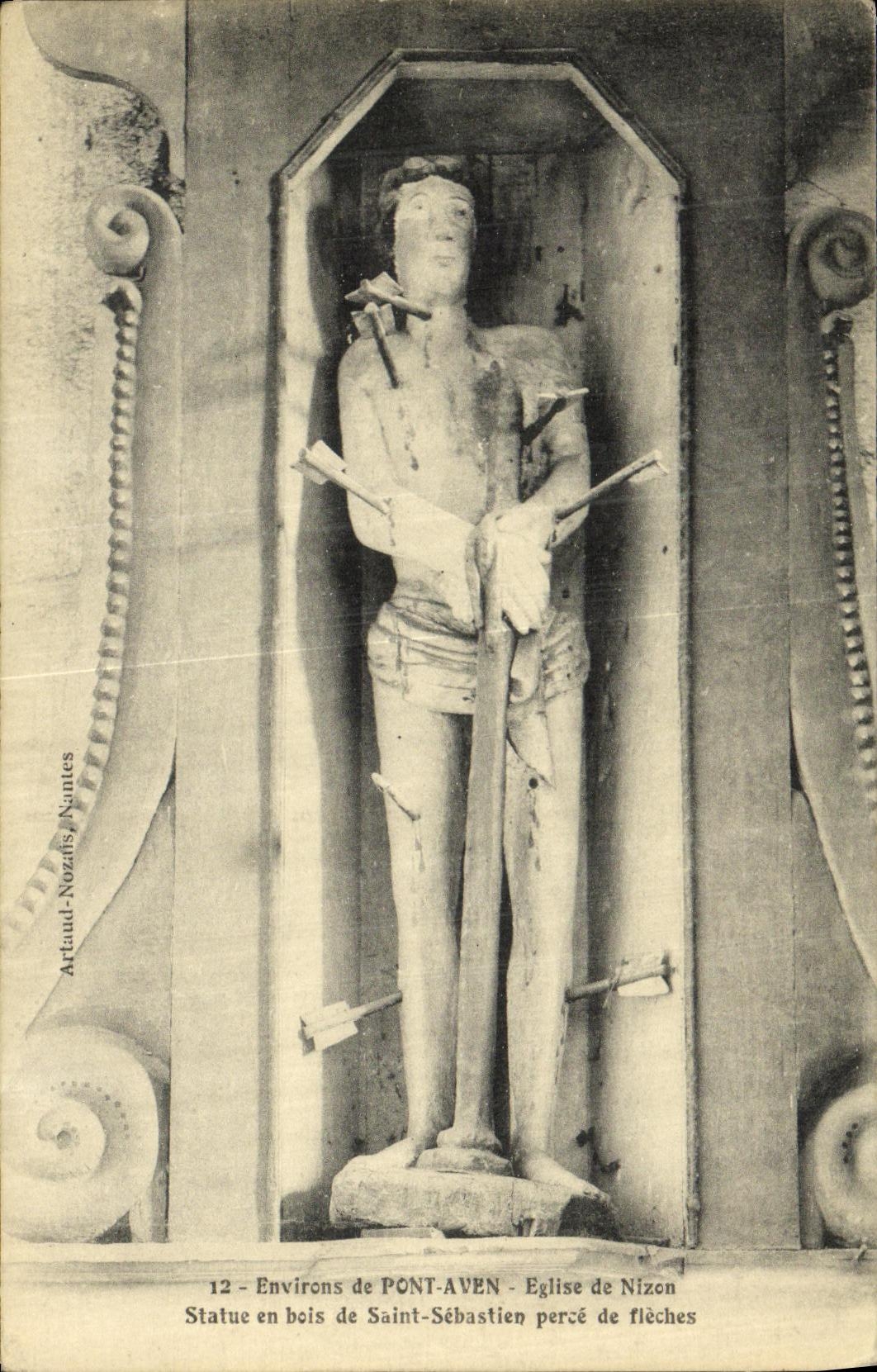 CPA Envireons De Pont Aven Eglise de Nizon Statue en bois de Saint Sebastien perce de fleches