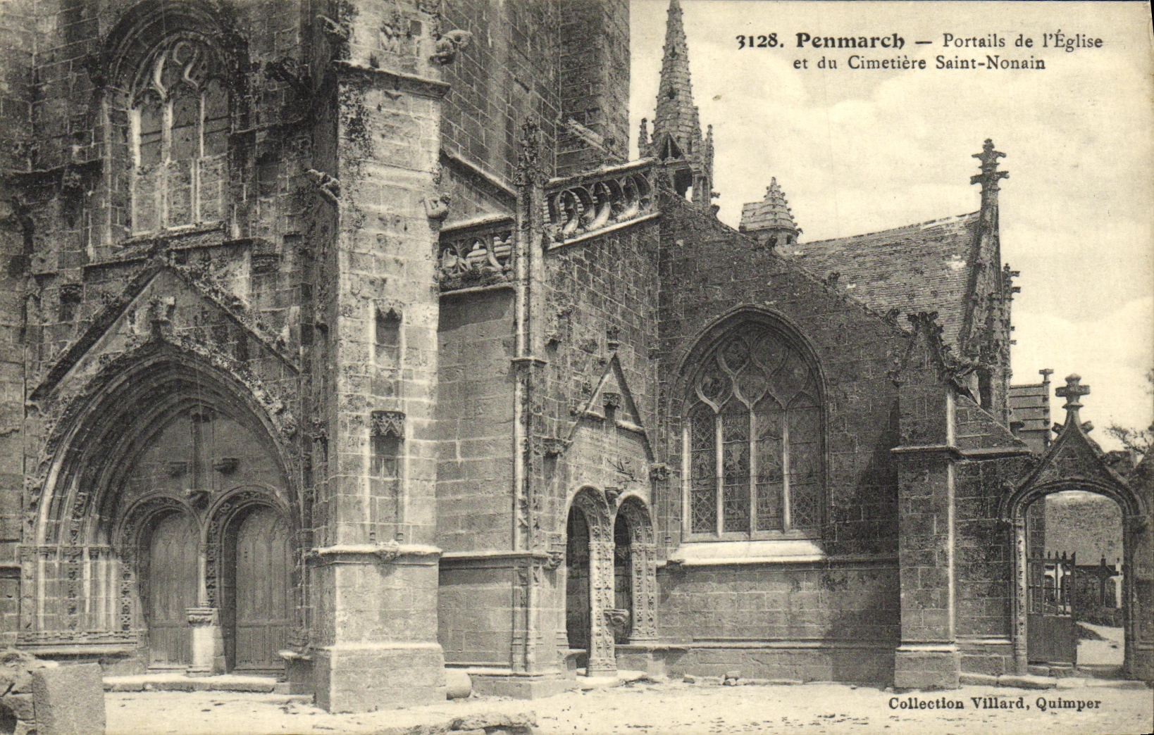 CPA Penmarch Portails de l eglise et le cimetiere Saint Nonain