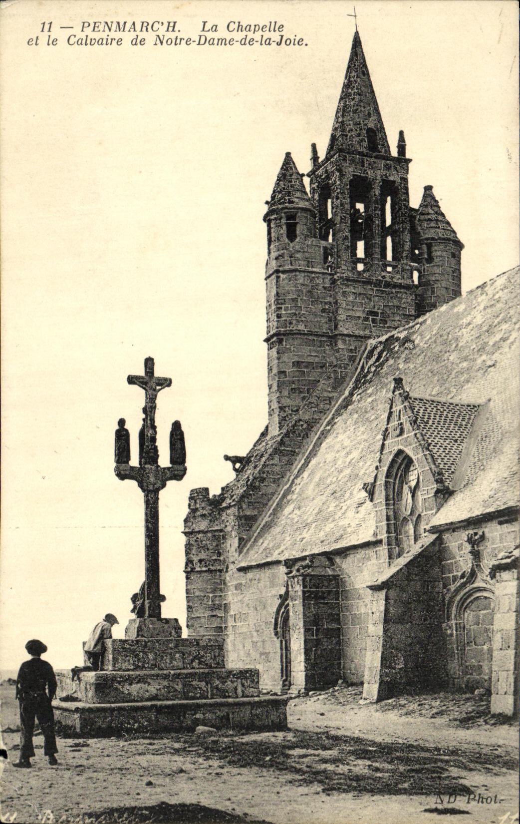 CPA Penmarc h La Chapelle et le Calvaire de Notre Dame de la Joie