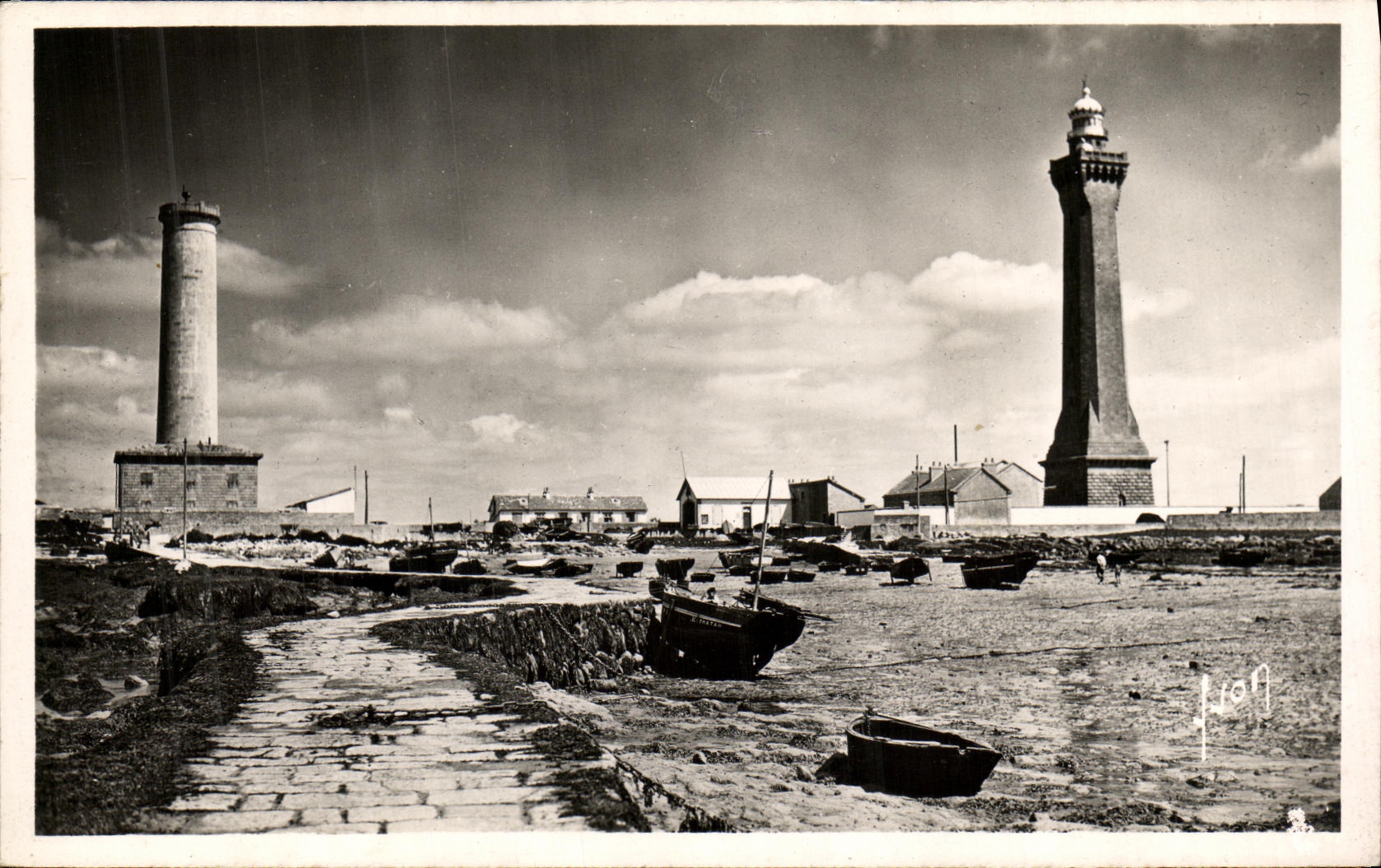 CPA Penmarc h St Guenole Le Phare d Eckmuhl et le Semaphore