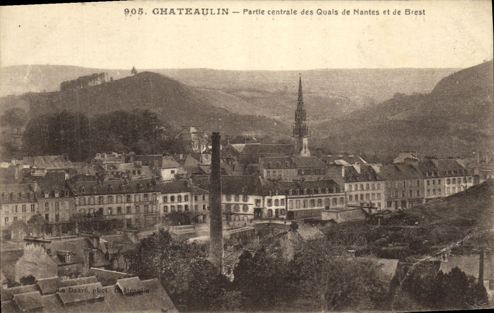 CPA Chateaulin Partie centrale des Quais de Nantes et de Brest