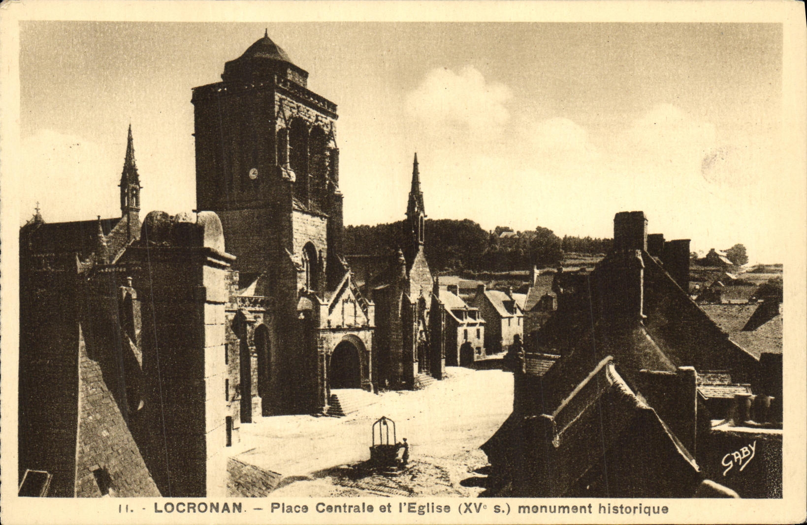 CPA Locronan Place Centrale et L Eglise