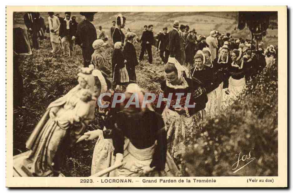 CPA Locronan Grand Pardon de la Tromenie Folklore Costume