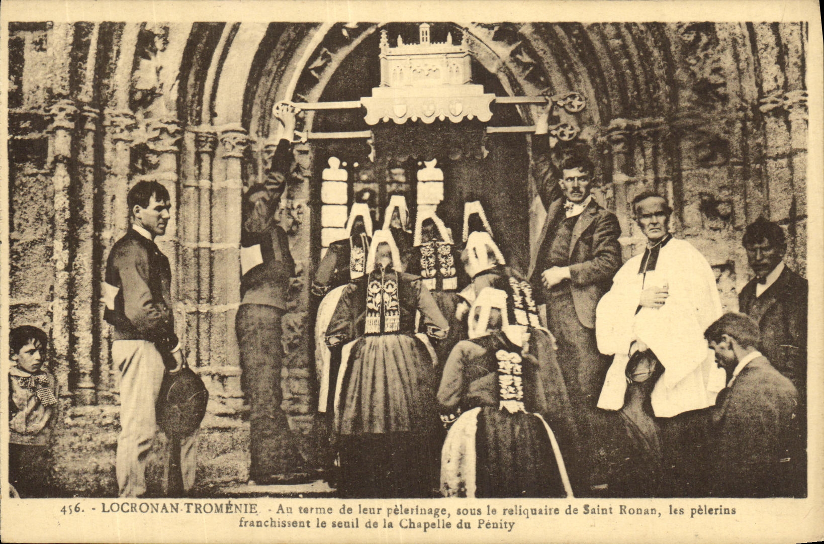 Locronan-Troménie — Pèlerinage à la chapelle du Pényty — La Douré, phot. Galesnalin