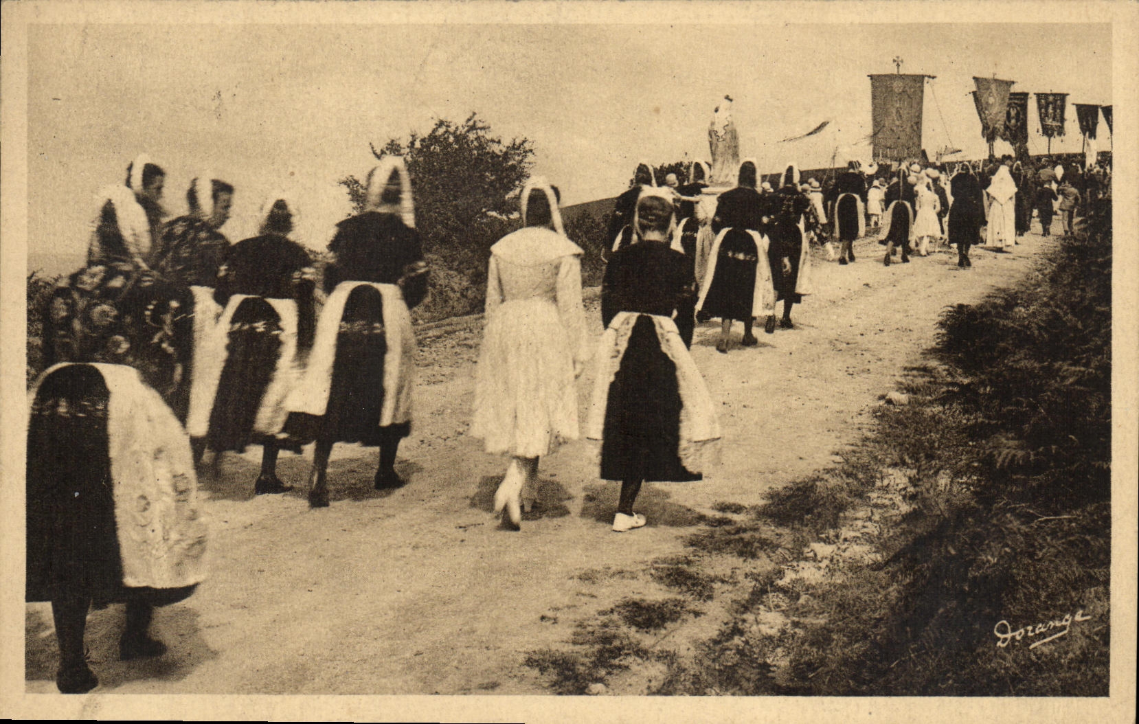 CPA Locronan La Tromenie Folklore Costume