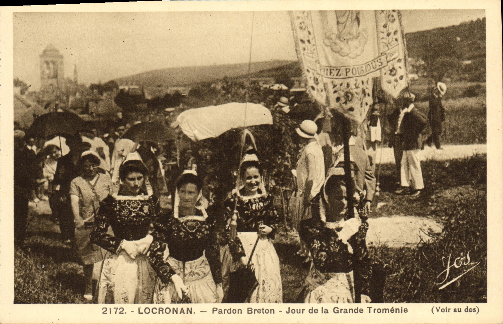 CPA Locronan Grand Breton Jour de la Tromenie Folklore Costume