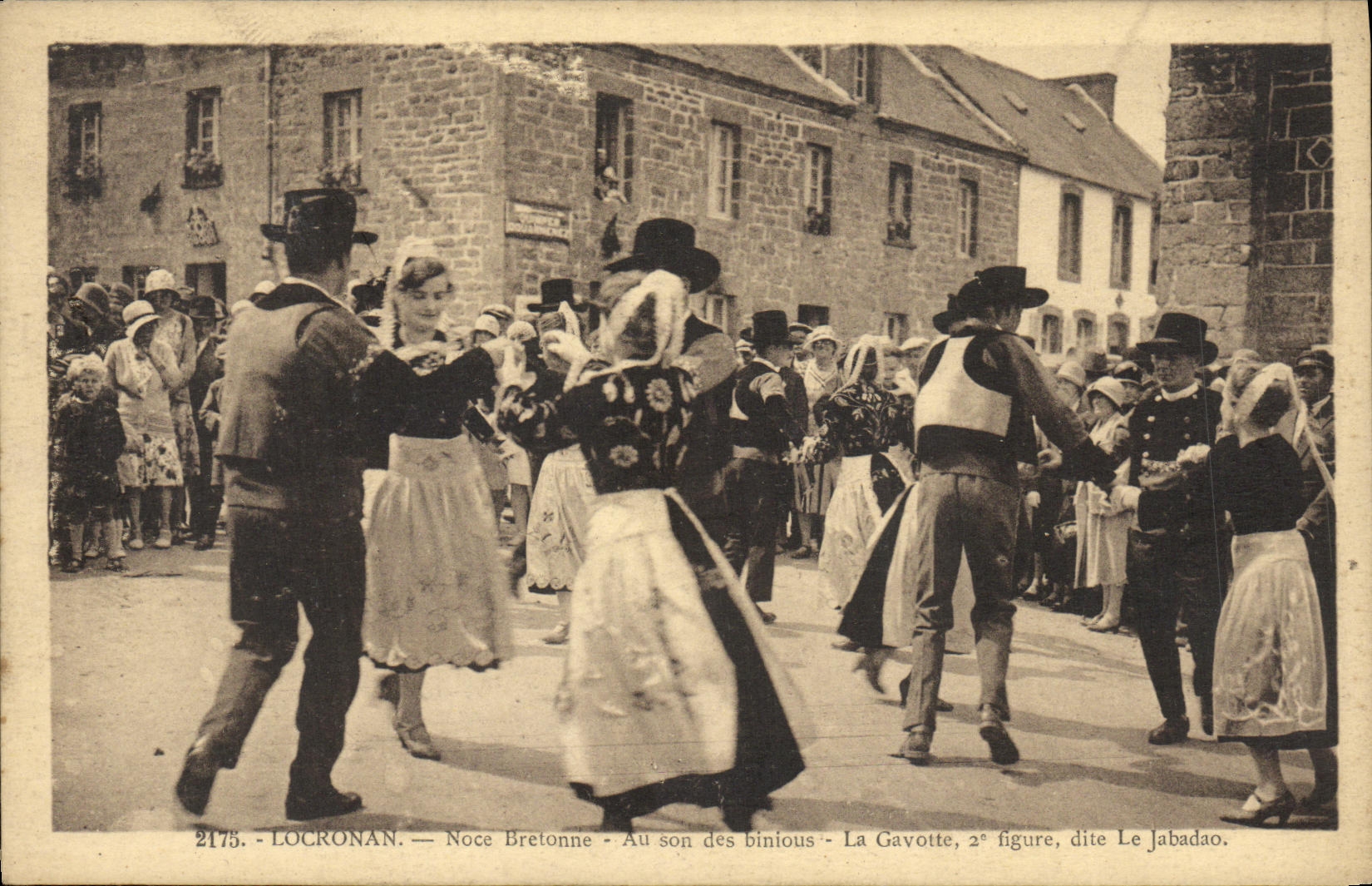 Locronan — Noce Bretonne — Au son des biniou — La Gavotte, 2e figure, dite Le Jabadao