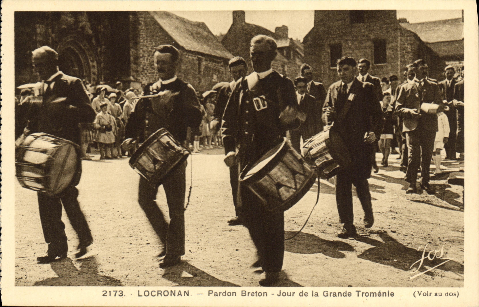 CPA Locronan Pardon de la Tromenie Breton Jour de grande tromenie Folklore Costume