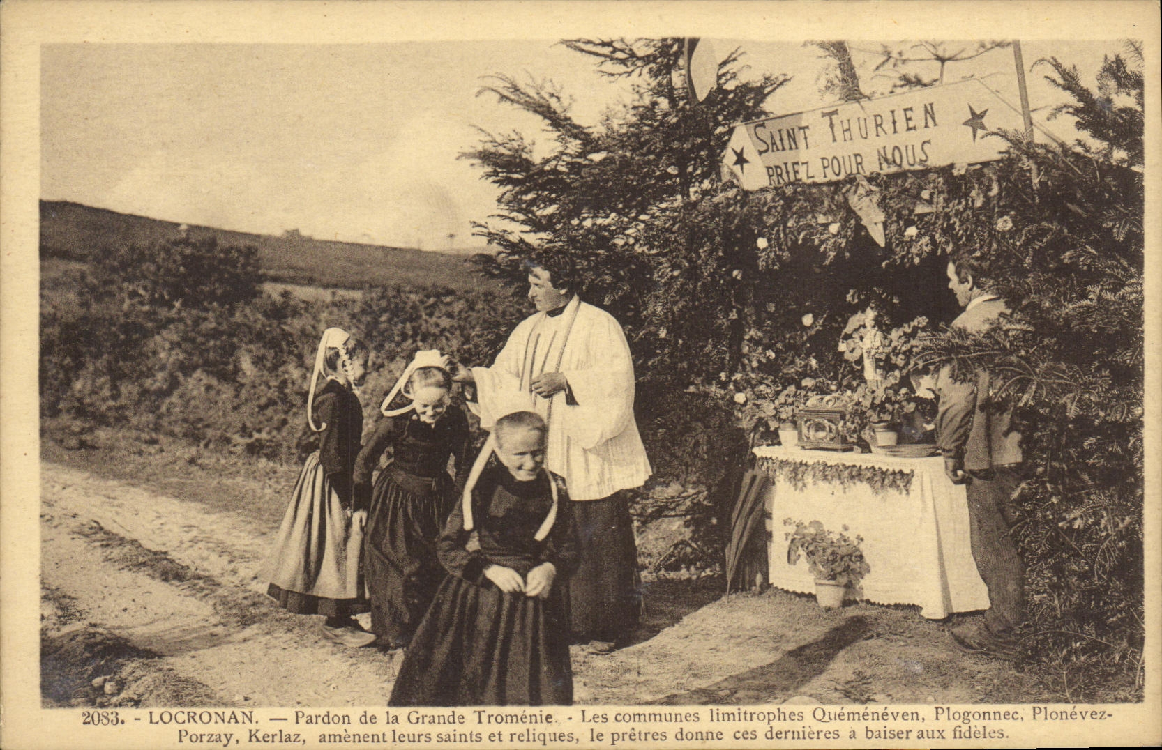 CPA Locronan Pardon de la Grande Tromenie Les communes limitrophes amenent les saintes reliques Guemeneven Plogonnec Plo