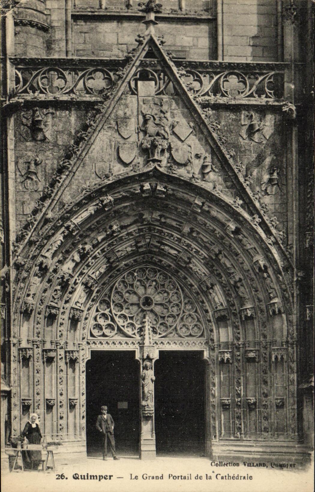 CPA Quimper Le Grand Portail de La Cathedrale
