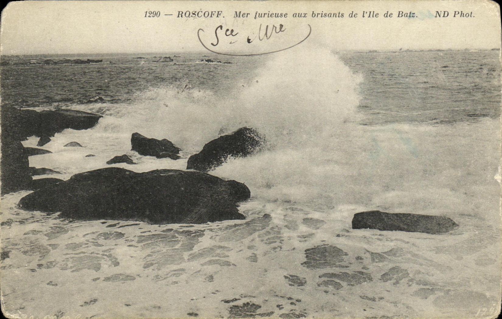 CPA Roscoff Mer furieuse aux brisants de Vlle de Batz