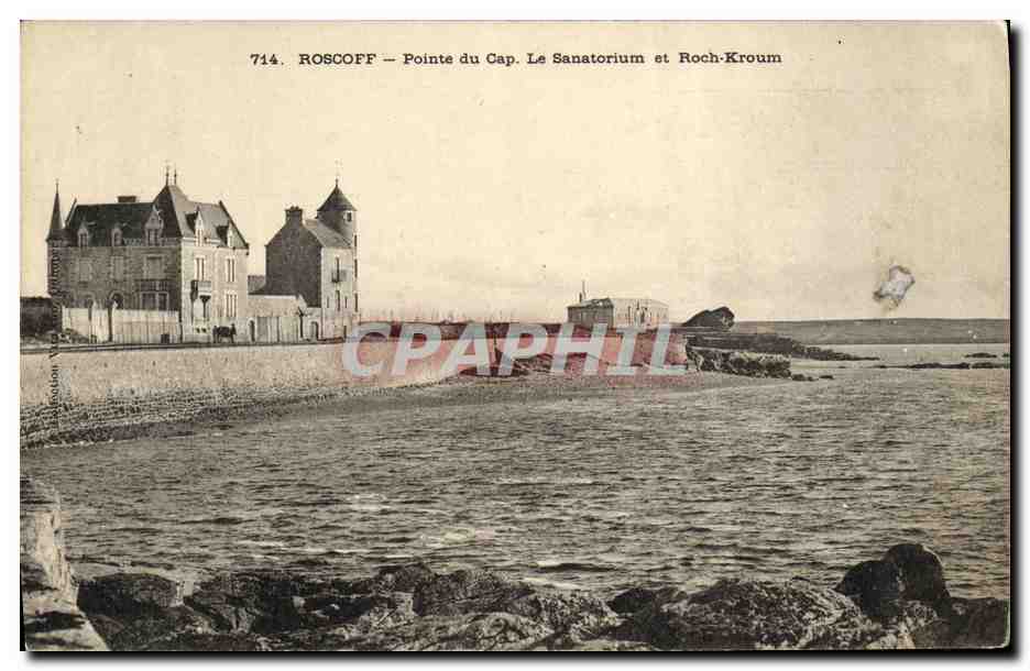 CPA Roscoff Pointe du Cap Le Sanatorium et Roch Kroum